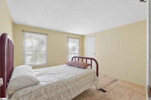 599 S Glassy Mountain Road, Pickens, SC 29671