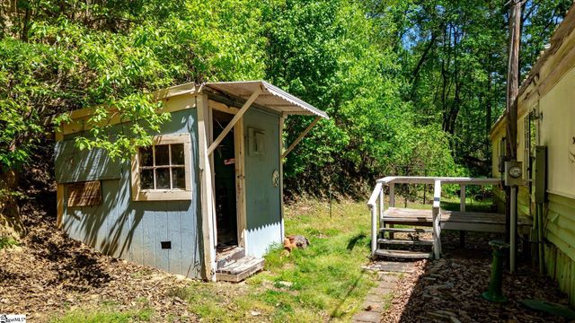 599 S Glassy Mountain Road, Pickens, SC 29671