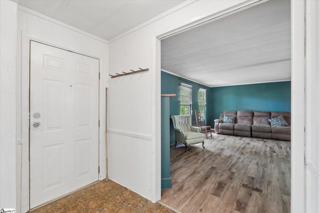 599 S Glassy Mountain Road, Pickens, SC 29671