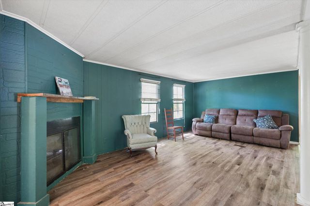 599 S Glassy Mountain Road, Pickens, SC 29671