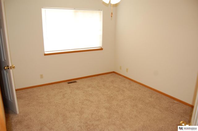 8815 Venice Lane, Lincoln, NE 68526