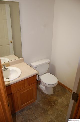 8815 Venice Lane, Lincoln, NE 68526