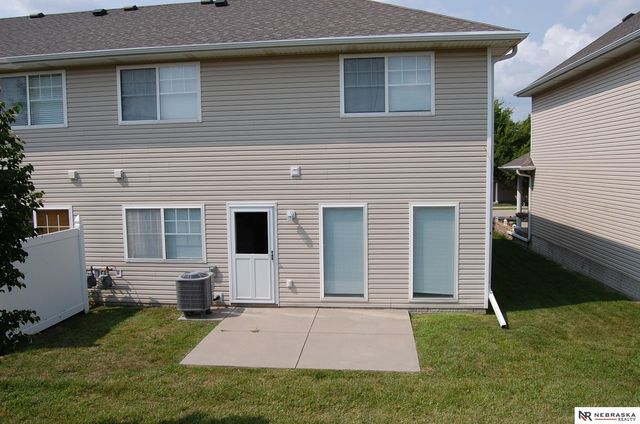 8815 Venice Lane, Lincoln, NE 68526