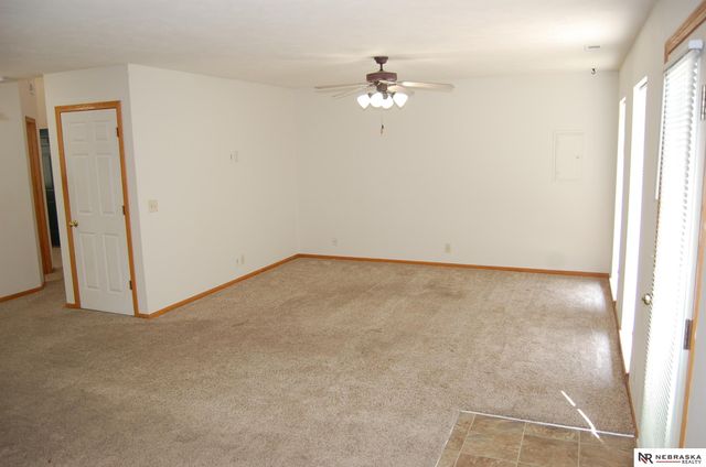 8815 Venice Lane, Lincoln, NE 68526