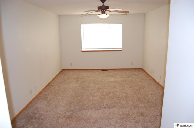 8815 Venice Lane, Lincoln, NE 68526