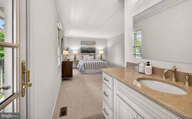 13404 MELVILLE LN, Chantilly, VA 20151