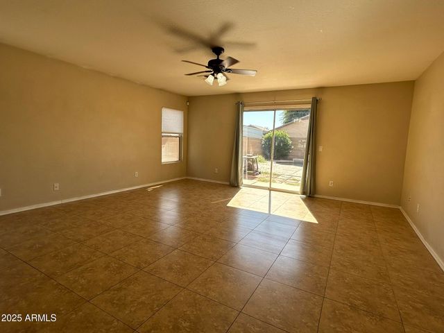 6049 W Wood Street, Phoenix, AZ 85043