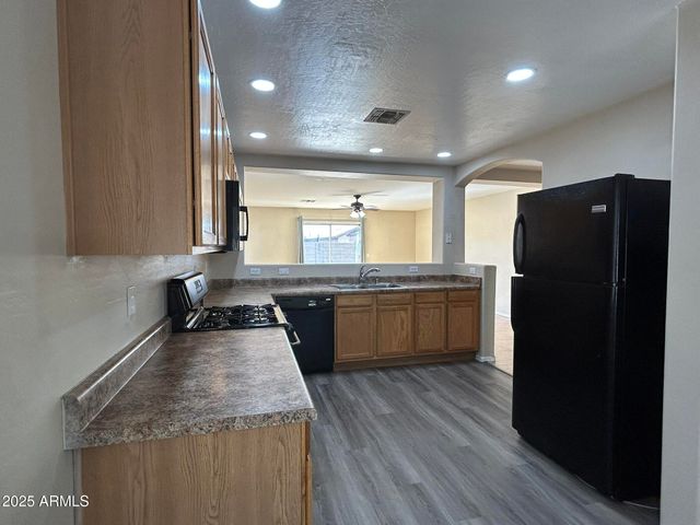 6049 W Wood Street, Phoenix, AZ 85043