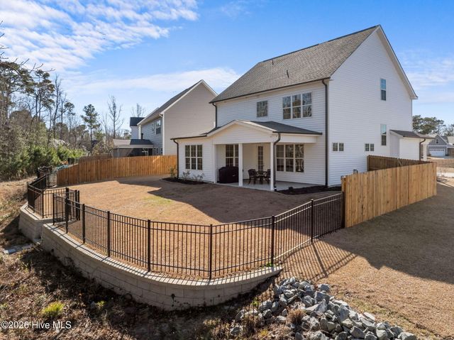 187 Tilloo Cut Way, Hampstead, NC 28443