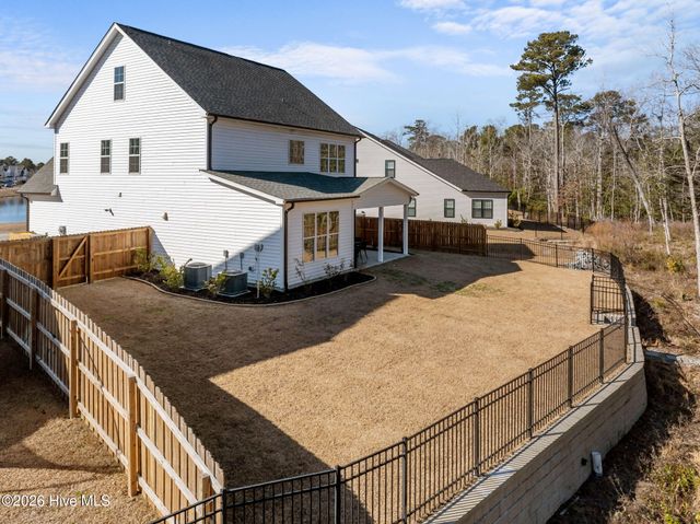 187 Tilloo Cut Way, Hampstead, NC 28443