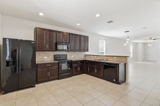 2437 Ranger, Seguin, TX 78155