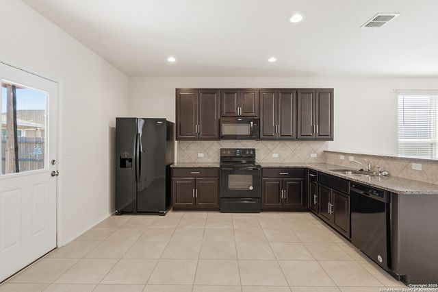 2437 Ranger, Seguin, TX 78155