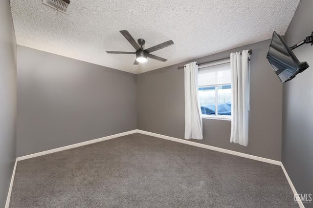 262 Flores Way, Shafter, CA 93263