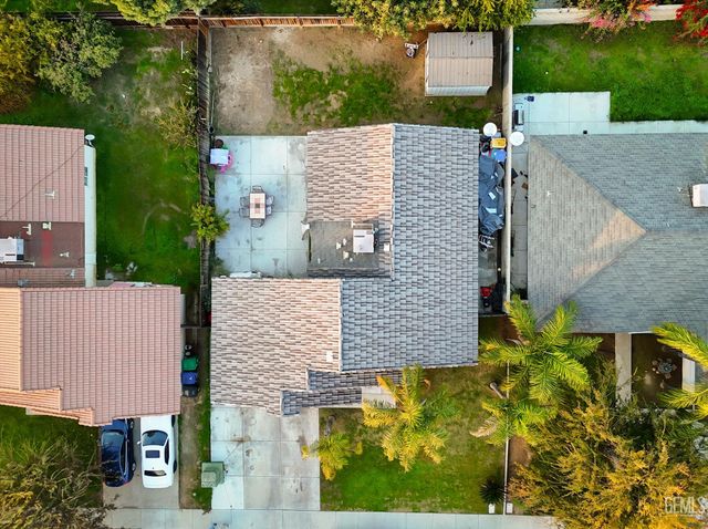 262 Flores Way, Shafter, CA 93263