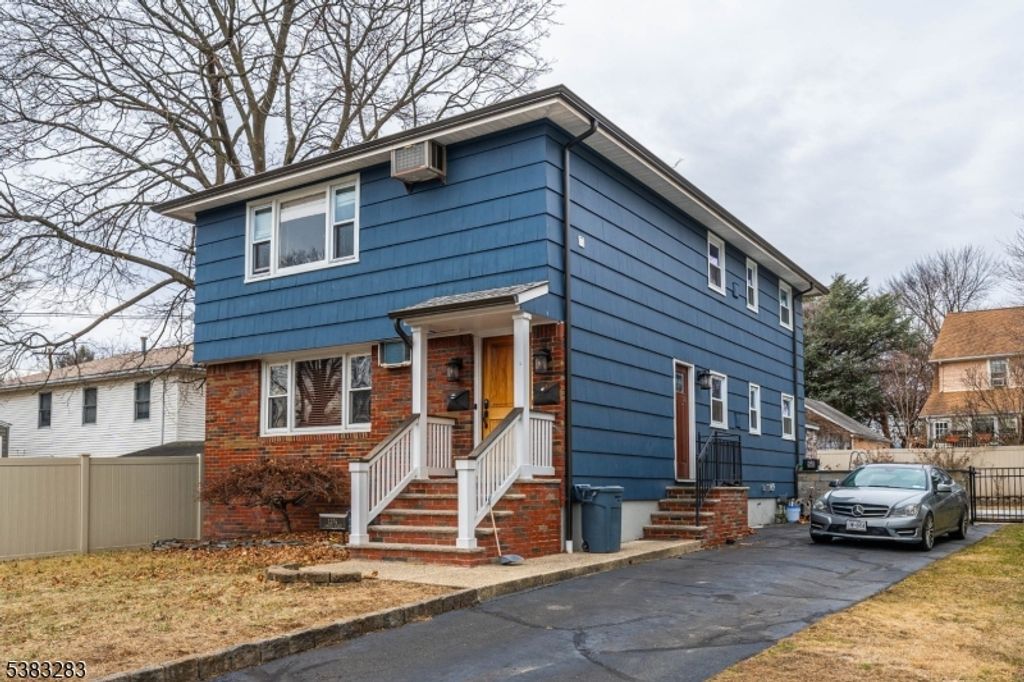 1374 Lambert St, Rahway City, NJ 07065