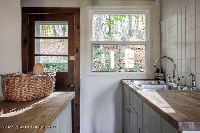 13-16 Torn Hill Road, Woodstock, NY 12409