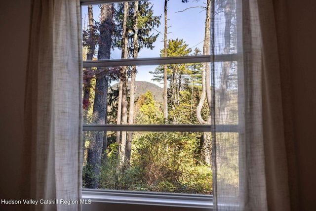 13-16 Torn Hill Road, Woodstock, NY 12409