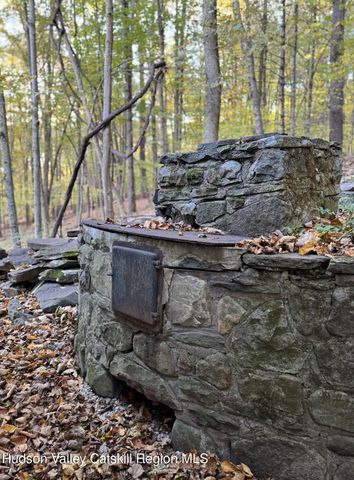 13-16 Torn Hill Road, Woodstock, NY 12409