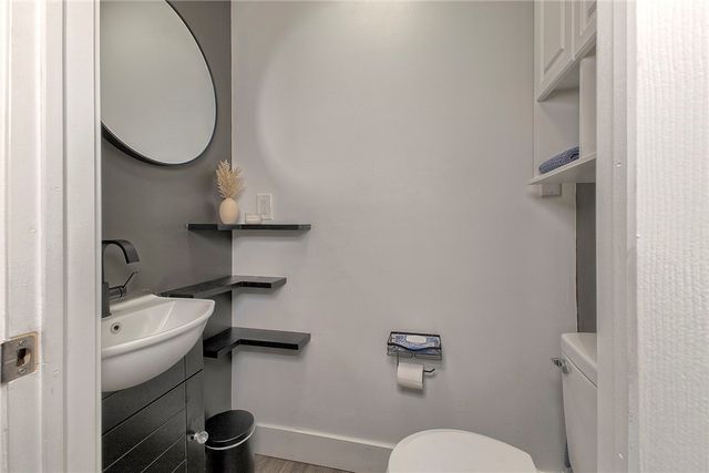 425 Welker St, Jeannette, PA 15644