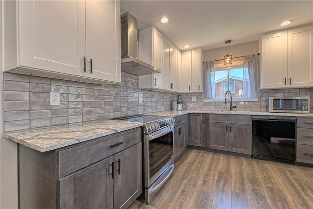 425 Welker St, Jeannette, PA 15644