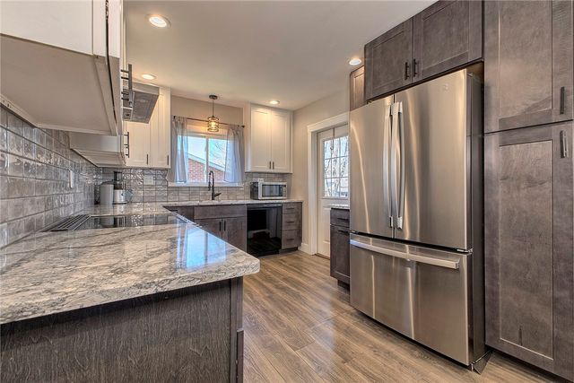 425 Welker St, Jeannette, PA 15644
