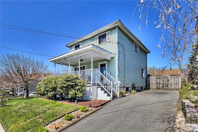 425 Welker St, Jeannette, PA 15644