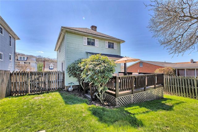 425 Welker St, Jeannette, PA 15644