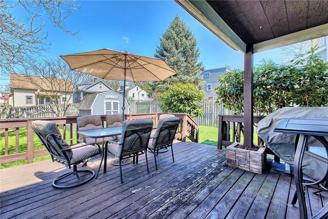 425 Welker St, Jeannette, PA 15644