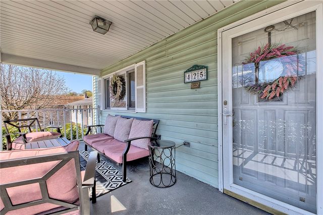 425 Welker St, Jeannette, PA 15644
