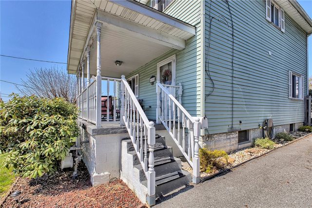 425 Welker St, Jeannette, PA 15644