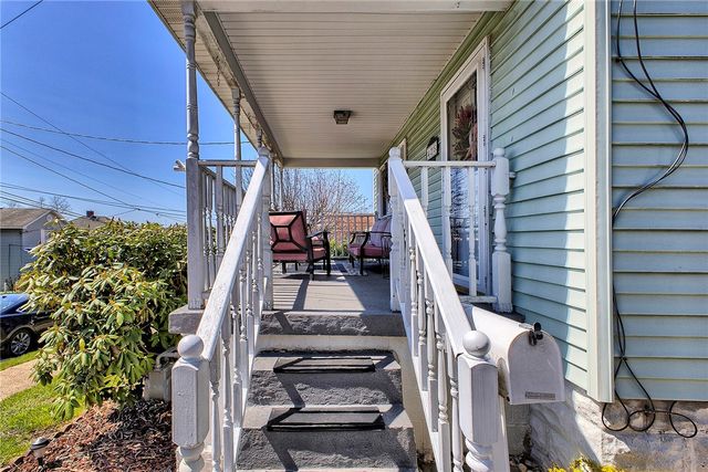 425 Welker St, Jeannette, PA 15644
