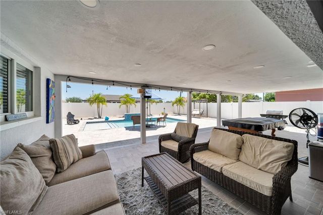 3221 SW 11TH PL, Cape Coral, FL 33914