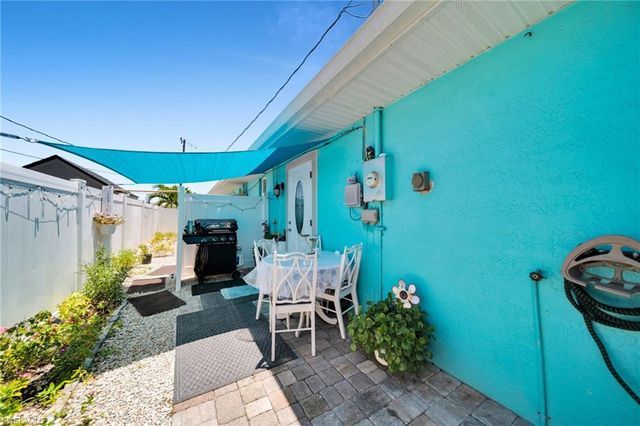 3221 SW 11TH PL, Cape Coral, FL 33914