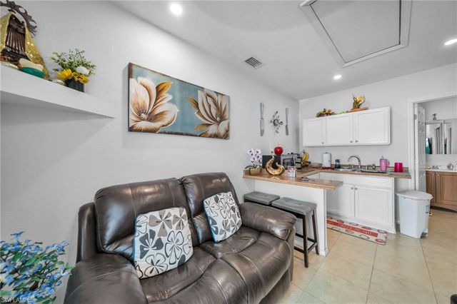 3221 SW 11TH PL, Cape Coral, FL 33914