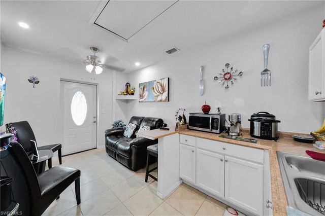 3221 SW 11TH PL, Cape Coral, FL 33914