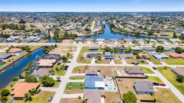3221 SW 11TH PL, Cape Coral, FL 33914