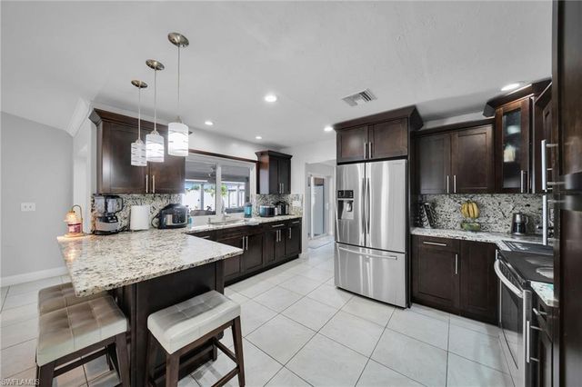 3221 SW 11TH PL, Cape Coral, FL 33914