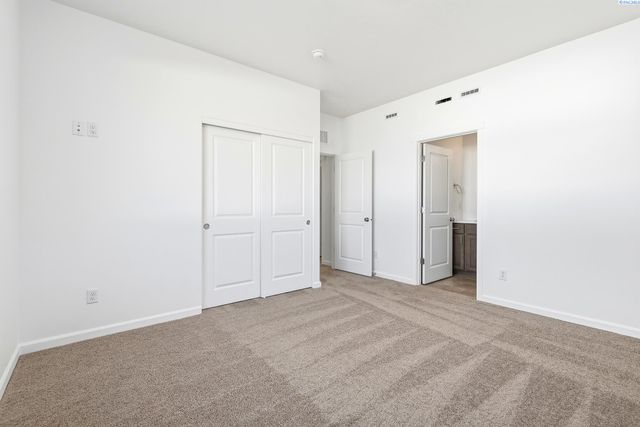 501 Amberly Ave, Grandview, WA 98930