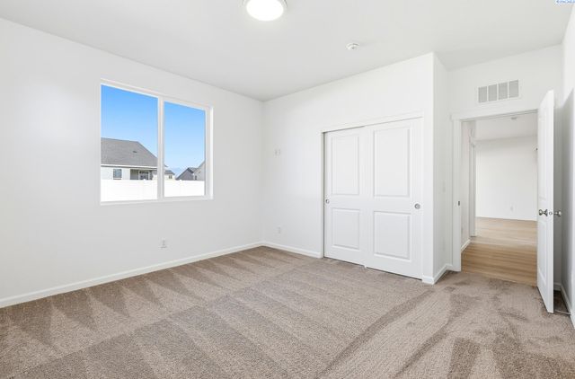 501 Amberly Ave, Grandview, WA 98930