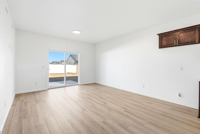 501 Amberly Ave, Grandview, WA 98930