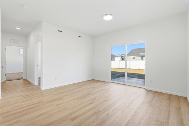 501 Amberly Ave, Grandview, WA 98930