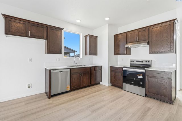 501 Amberly Ave, Grandview, WA 98930