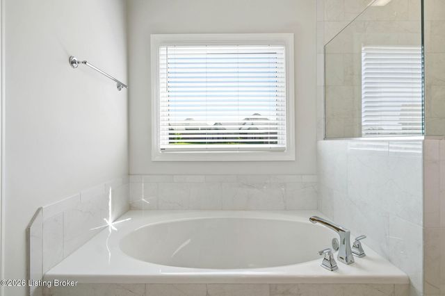 11531 Angel Falls Dr, Prospect, KY 40059