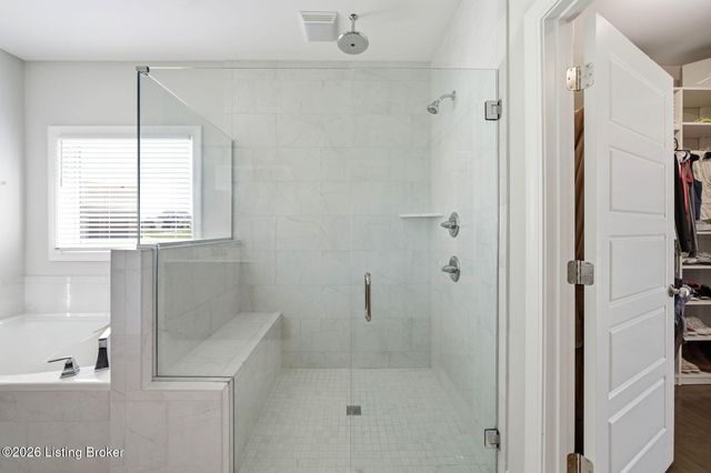 11531 Angel Falls Dr, Prospect, KY 40059