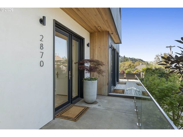 2870 Nw WESTOVER Rd, Portland, OR 97210