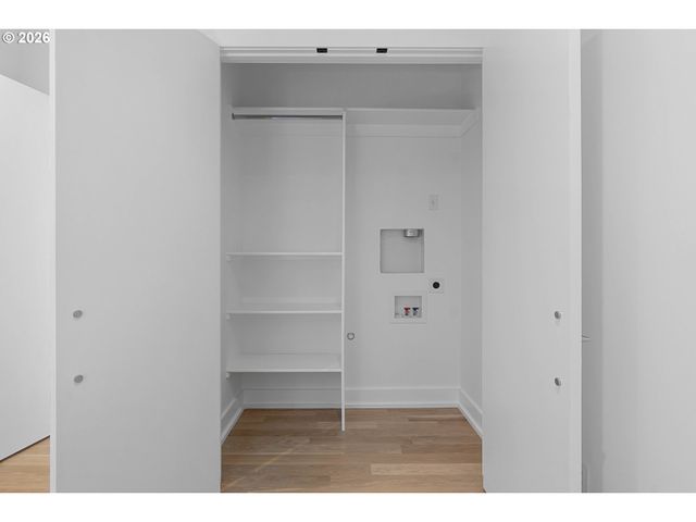 2870 Nw WESTOVER Rd, Portland, OR 97210