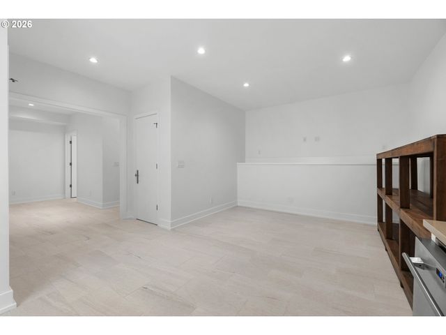 2870 Nw WESTOVER Rd, Portland, OR 97210