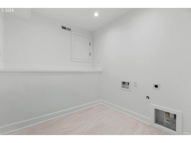 2870 Nw WESTOVER Rd, Portland, OR 97210