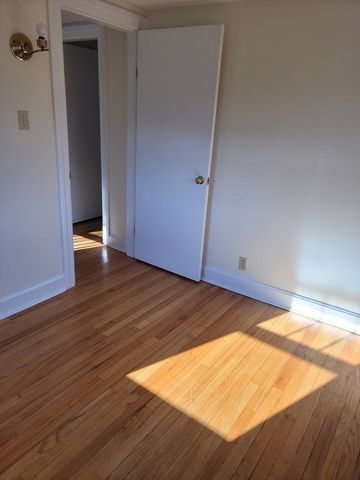 159 Cross St 159, Winchester, MA 01890