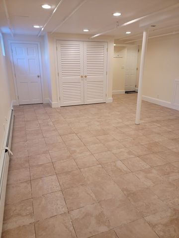 159 Cross St 159, Winchester, MA 01890